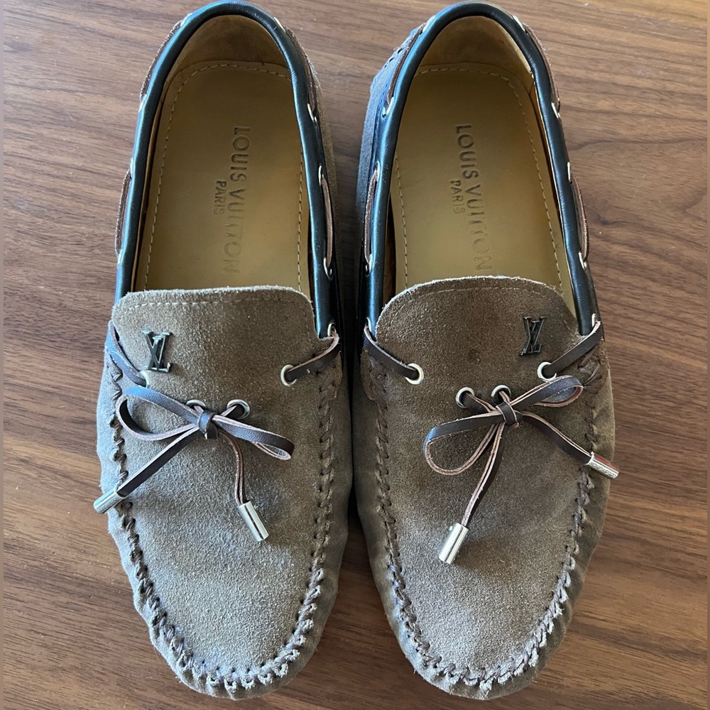 Size 9 Men’s Louis Vuitton loafers